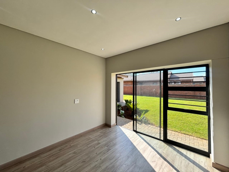 3 Bedroom Property for Sale in Van Der Hoff Park North West